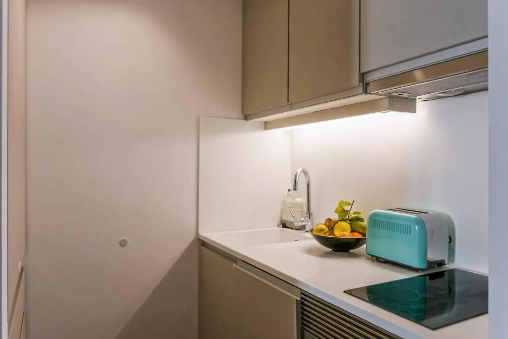 2 Bedroom Suites With Ac Next To Avenida Da Liberdade Lisbon Apartment