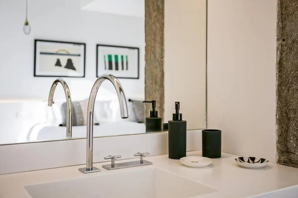 2 Bedroom Suites With Ac Next To Avenida Da Liberdade Лиссабон 0*,